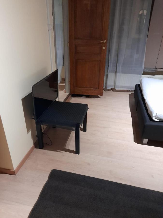 Апартаменты Cute,Cosy,Comfortable Studio In The Heart Of Antwerpen Экстерьер фото